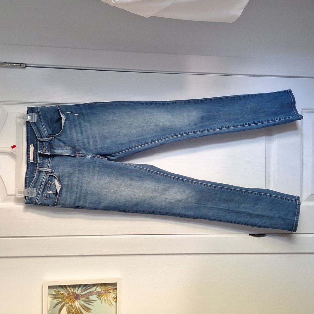 Levi's mid rise skinny jeans